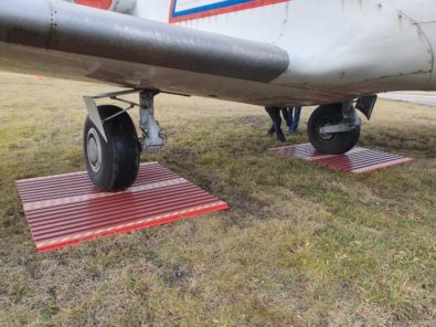 Aircraft temporary road mat