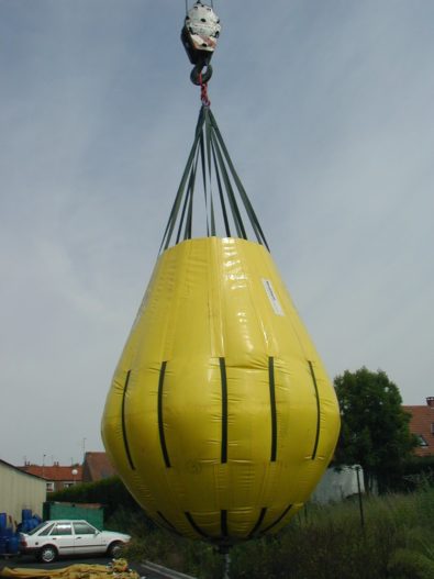 Underwater lifting bags